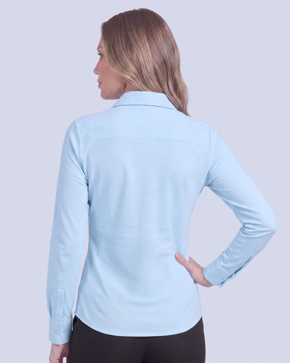 Blusa de vestir slim fit celeste piqué premium bambú stretch