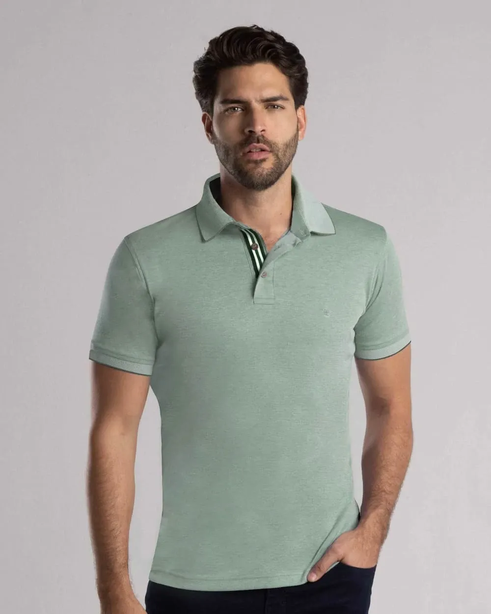 Camisa sport diseño slim fit manga corta verde