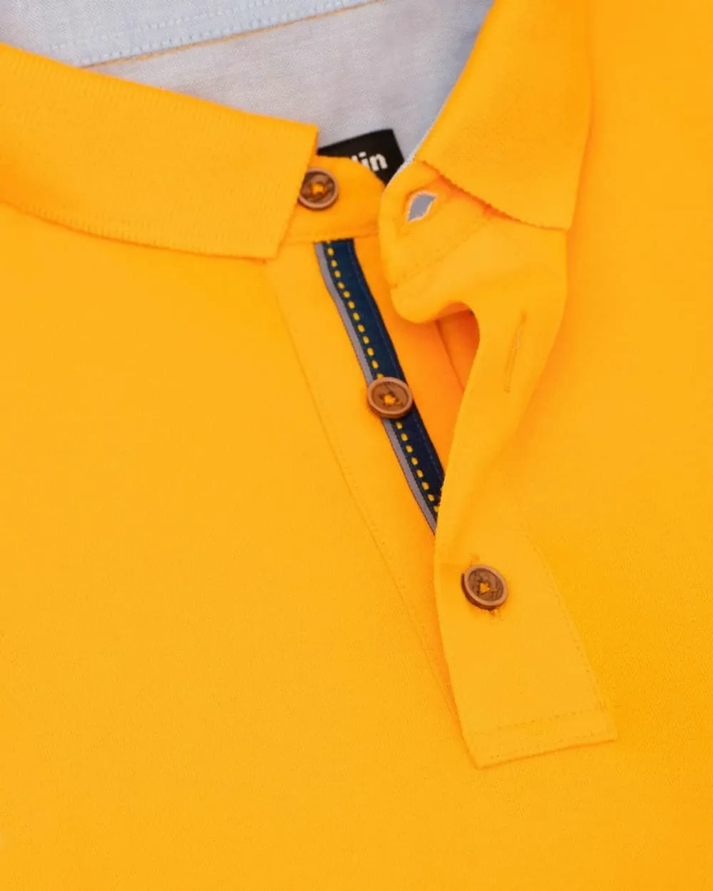 Camisa sport lisa slim fit manga corta amarillo