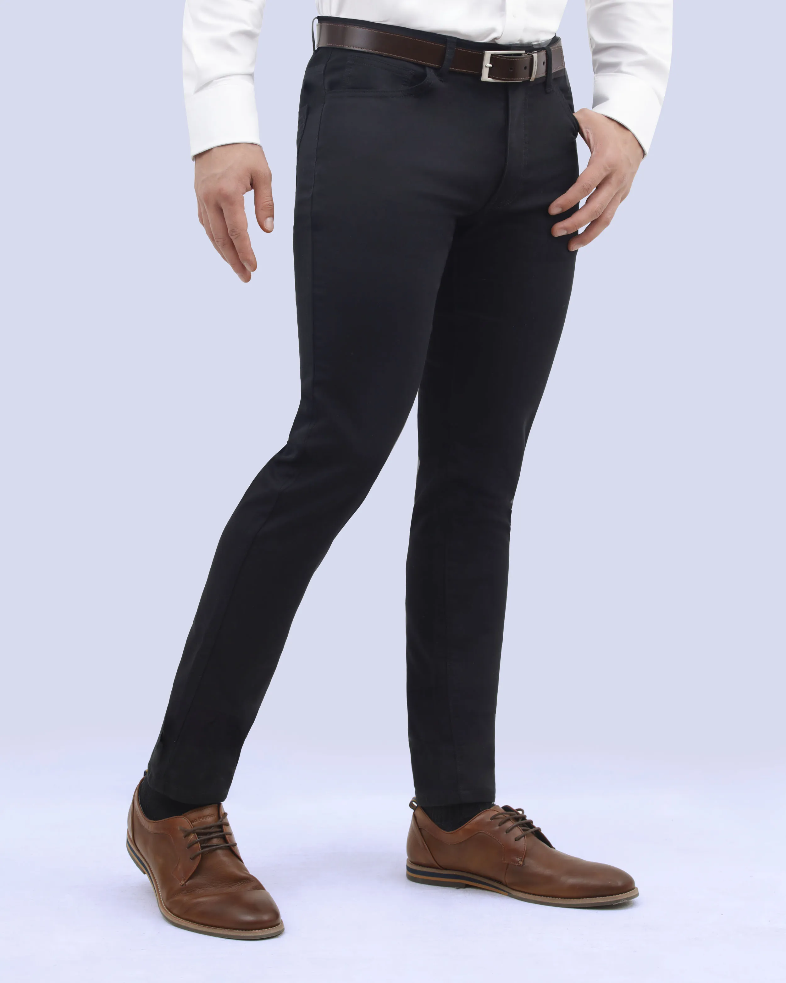 Pantalón casual slim fit negro anywhere twill manhattan