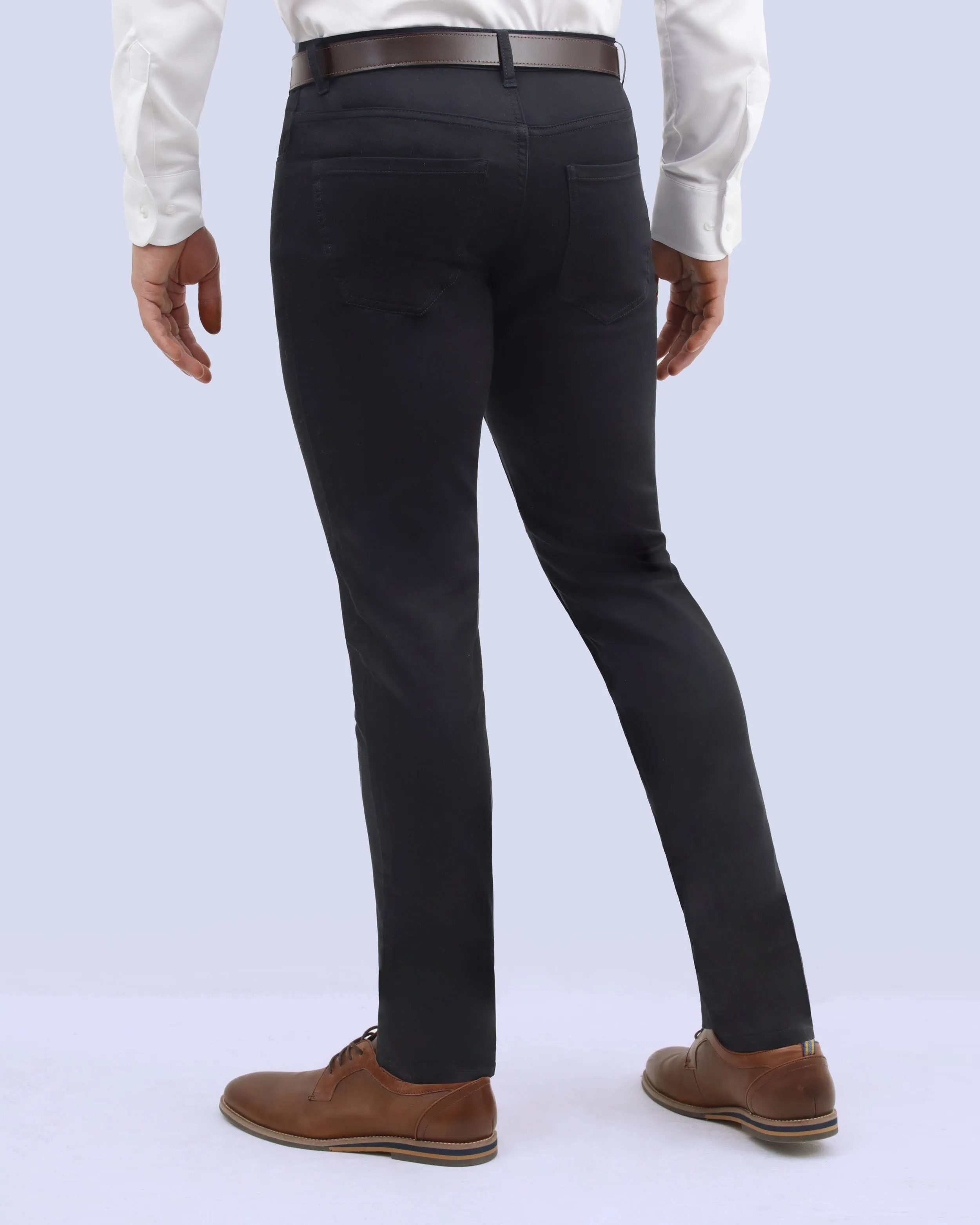 Pantalón casual slim fit negro anywhere twill manhattan