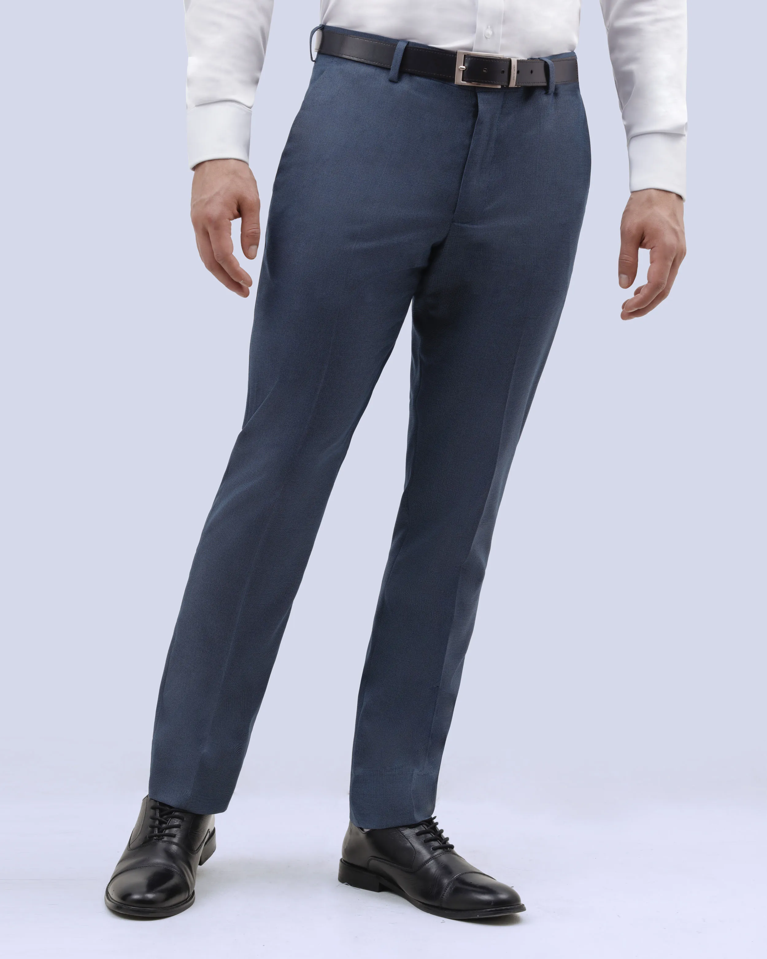 Pantalón de vestir slim fit azul texturizado con bolsillo oculto manhattan