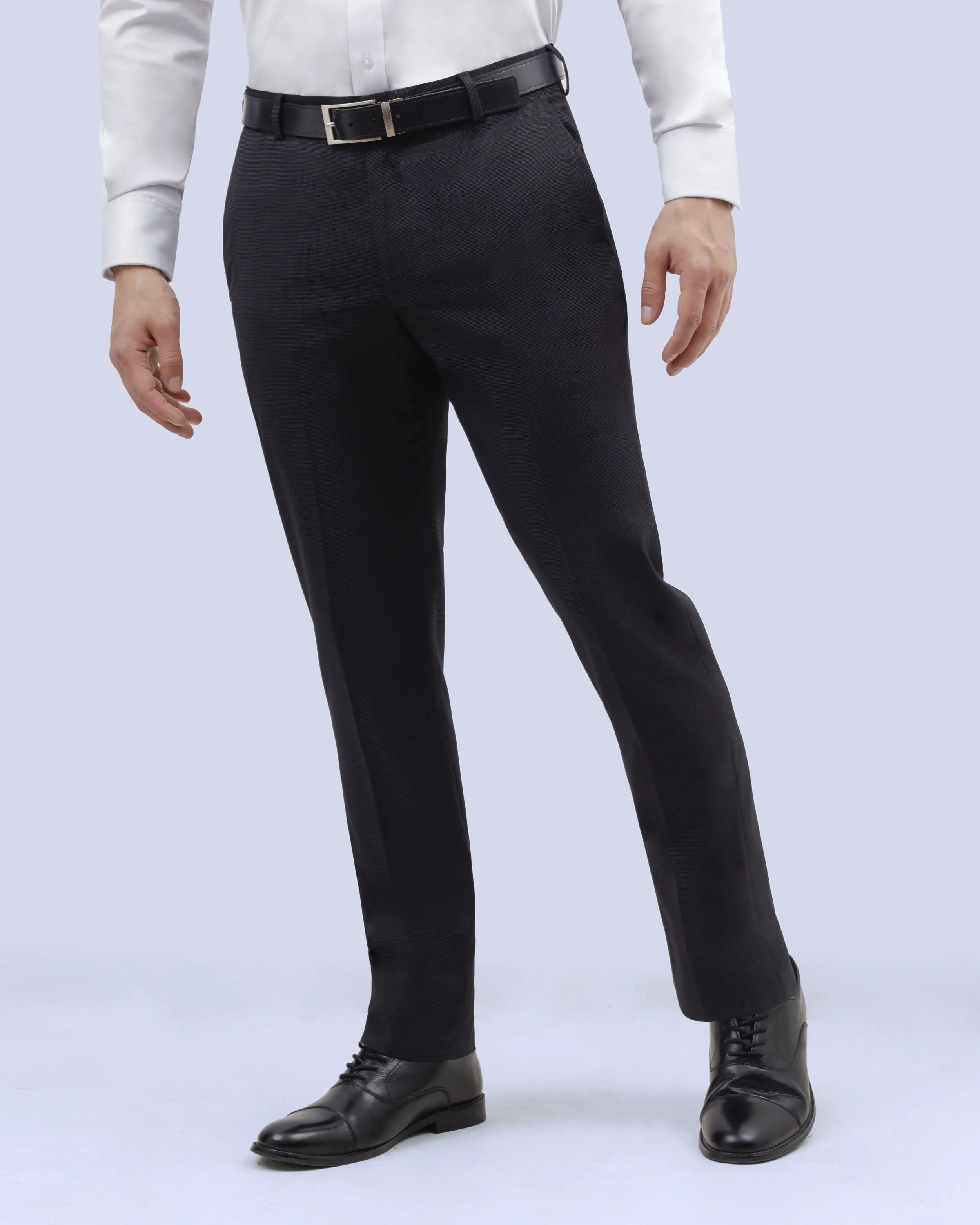 Pantalón de vestir slim fit negro texturizado con bolsillo oculto manhattan