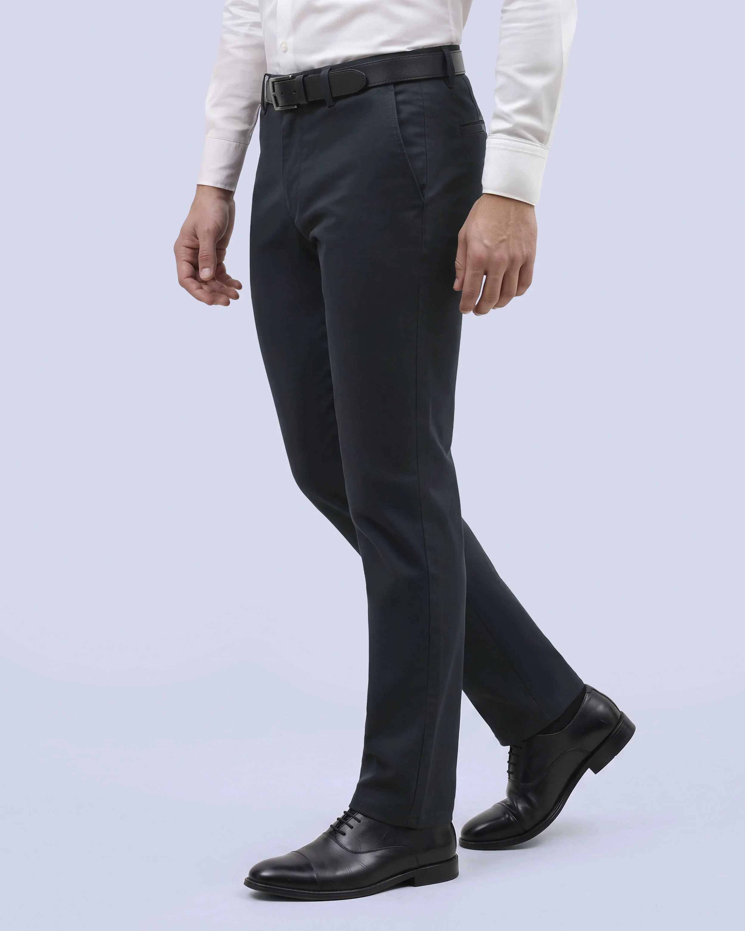 Pantalón de vestir slim fit azul cooling comfort manhattan