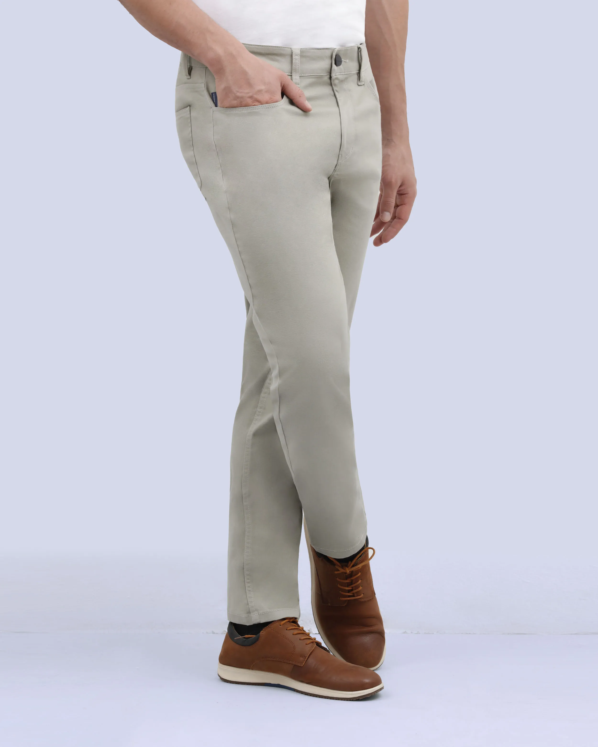 Pantalón casual slim fit kaki tencel manhattan