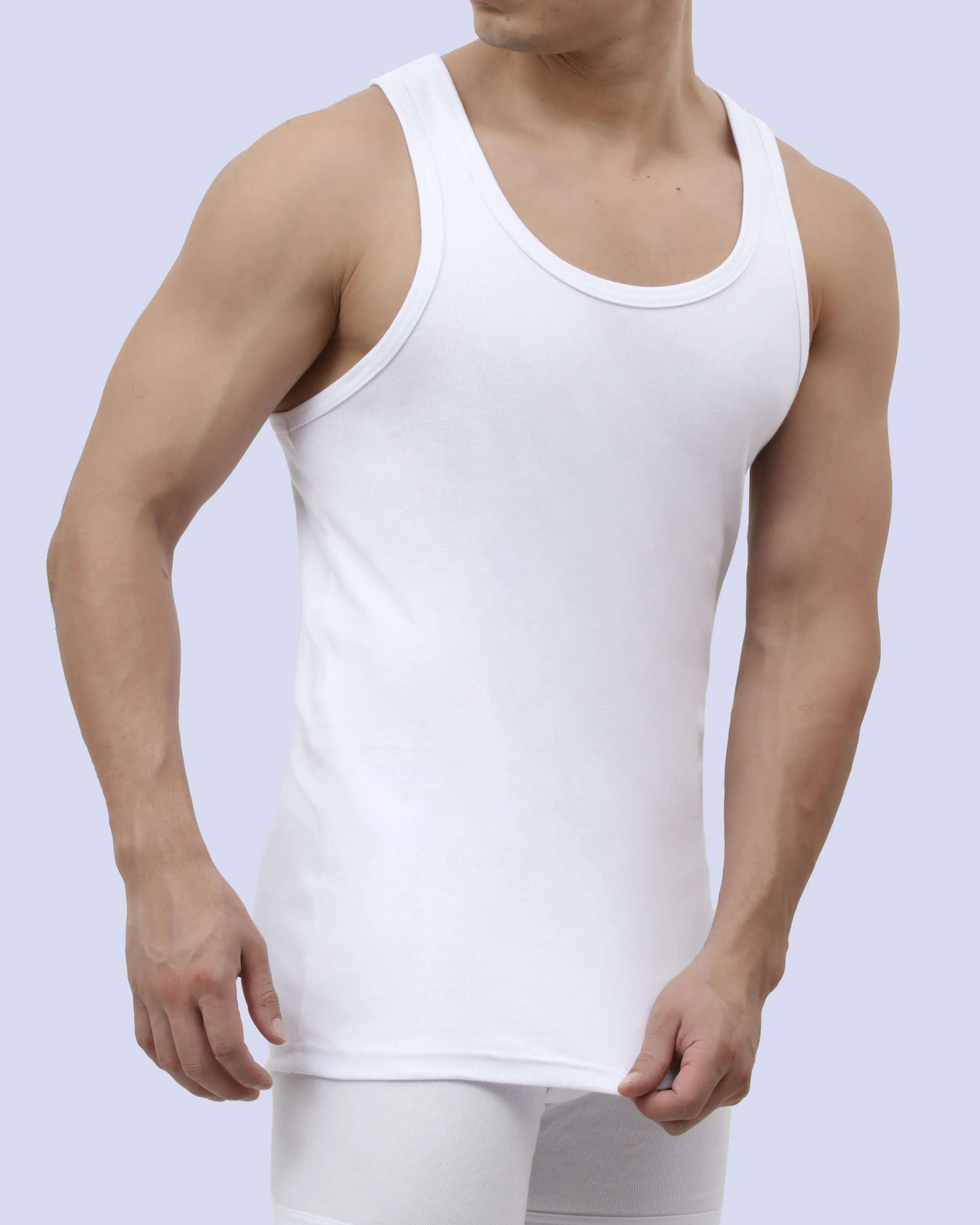 Camiseta blanca sin mangas