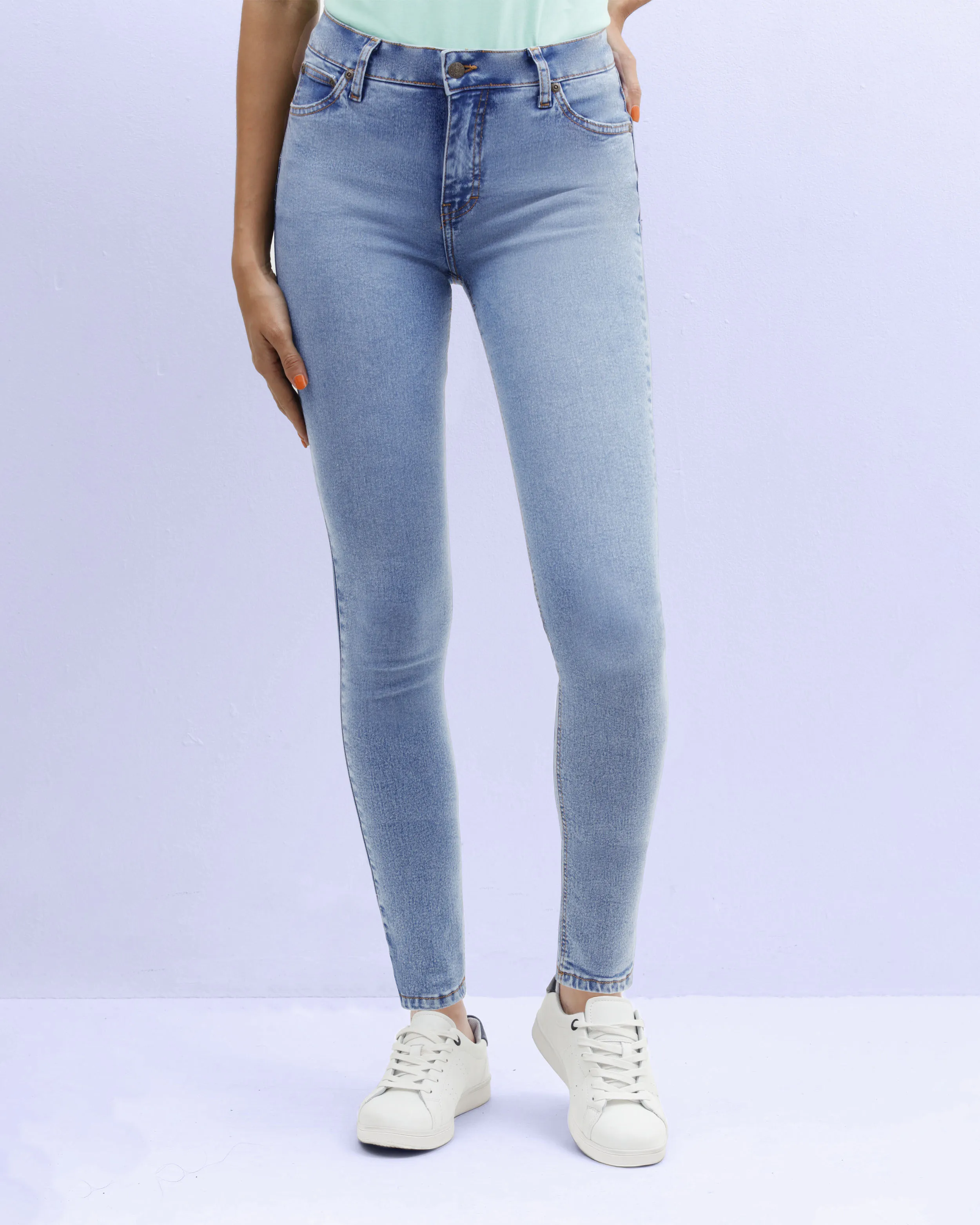 Jeans levanta pompa skinny tiro alto 451 celeste medio