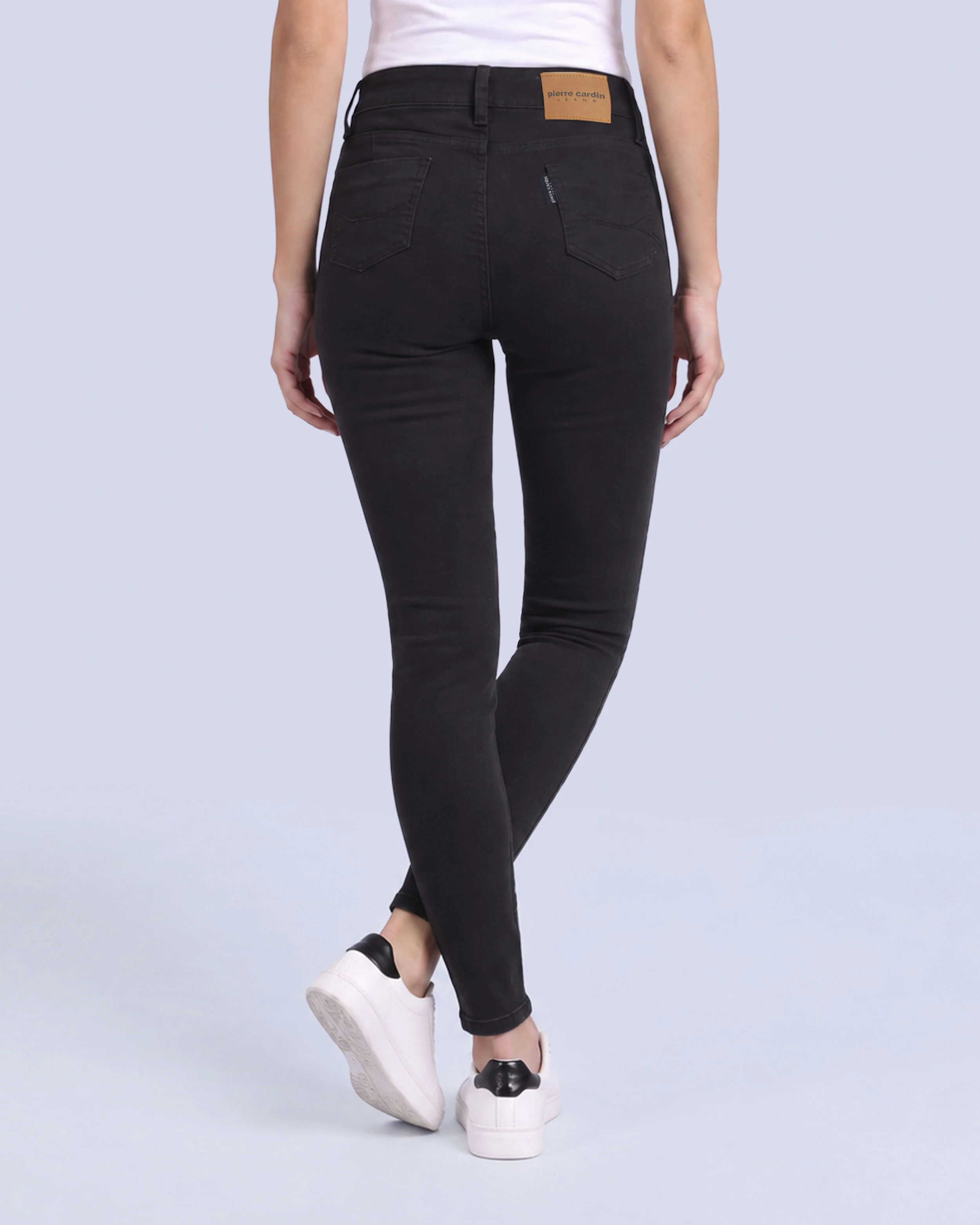 Jeans levanta pompa skinny tiro alto 451 negro básico