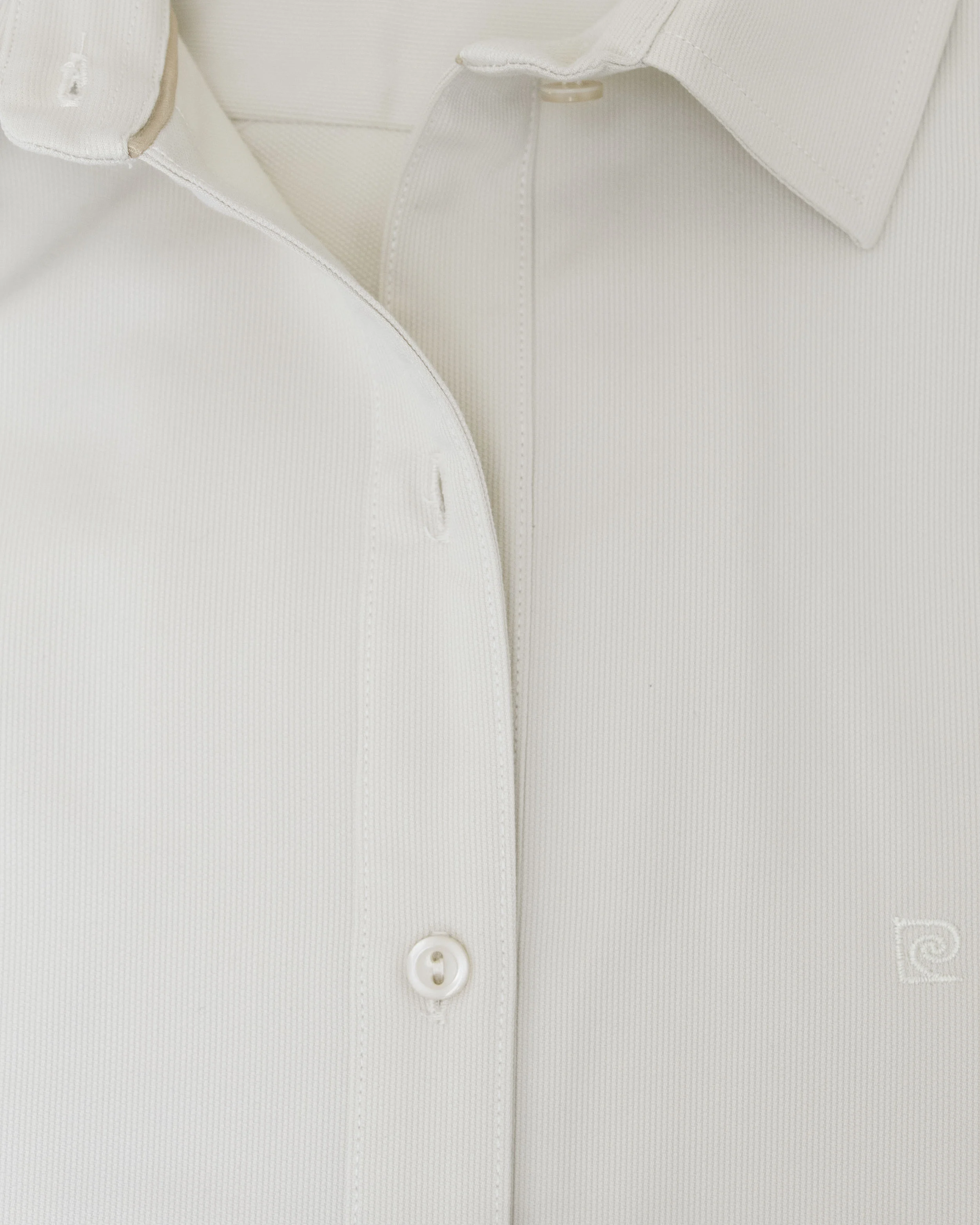 Blusa de vestir slim fit beige piqué premium bambú stretch