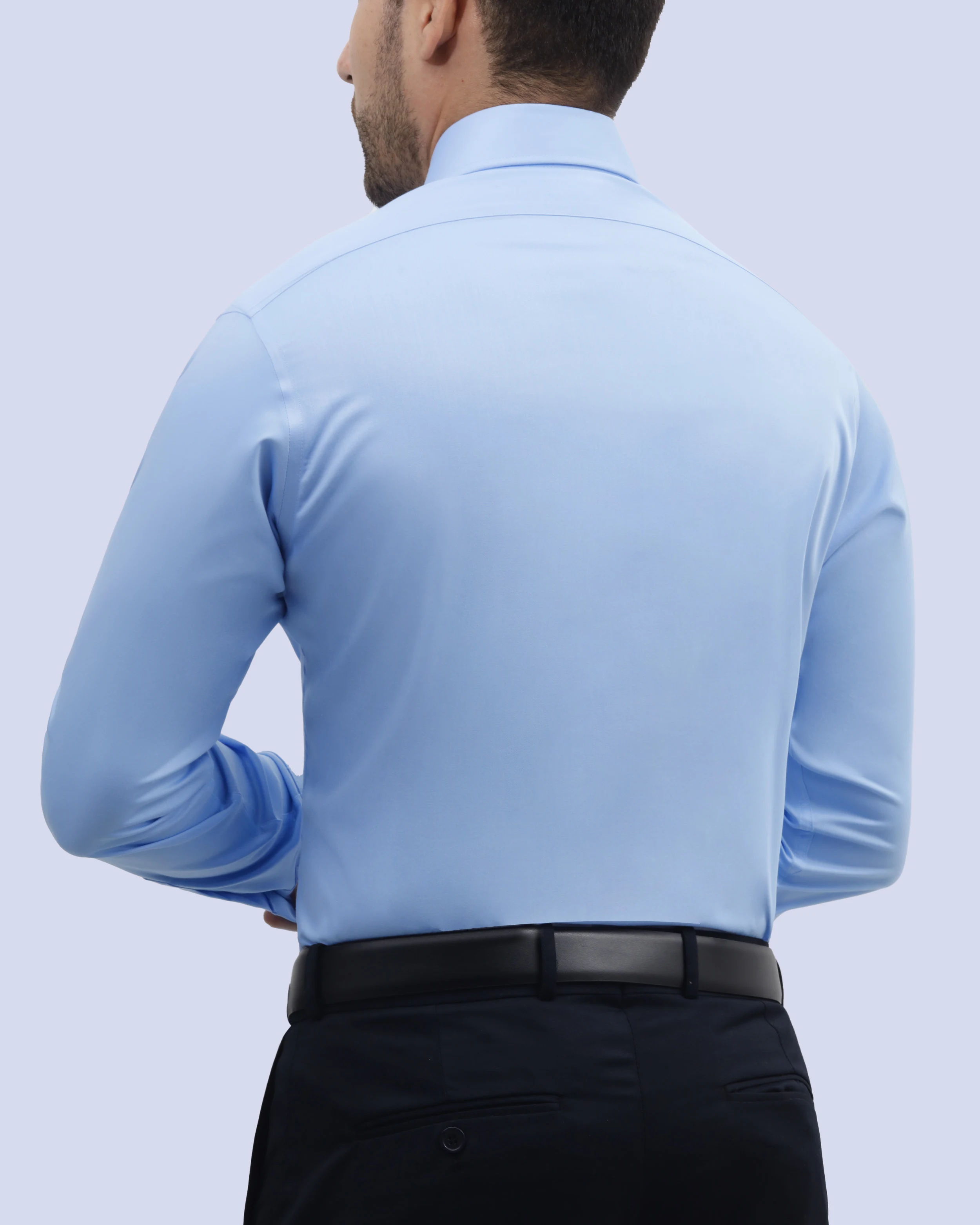 Camisa de vestir slim fit celeste total comfort bambú stretch