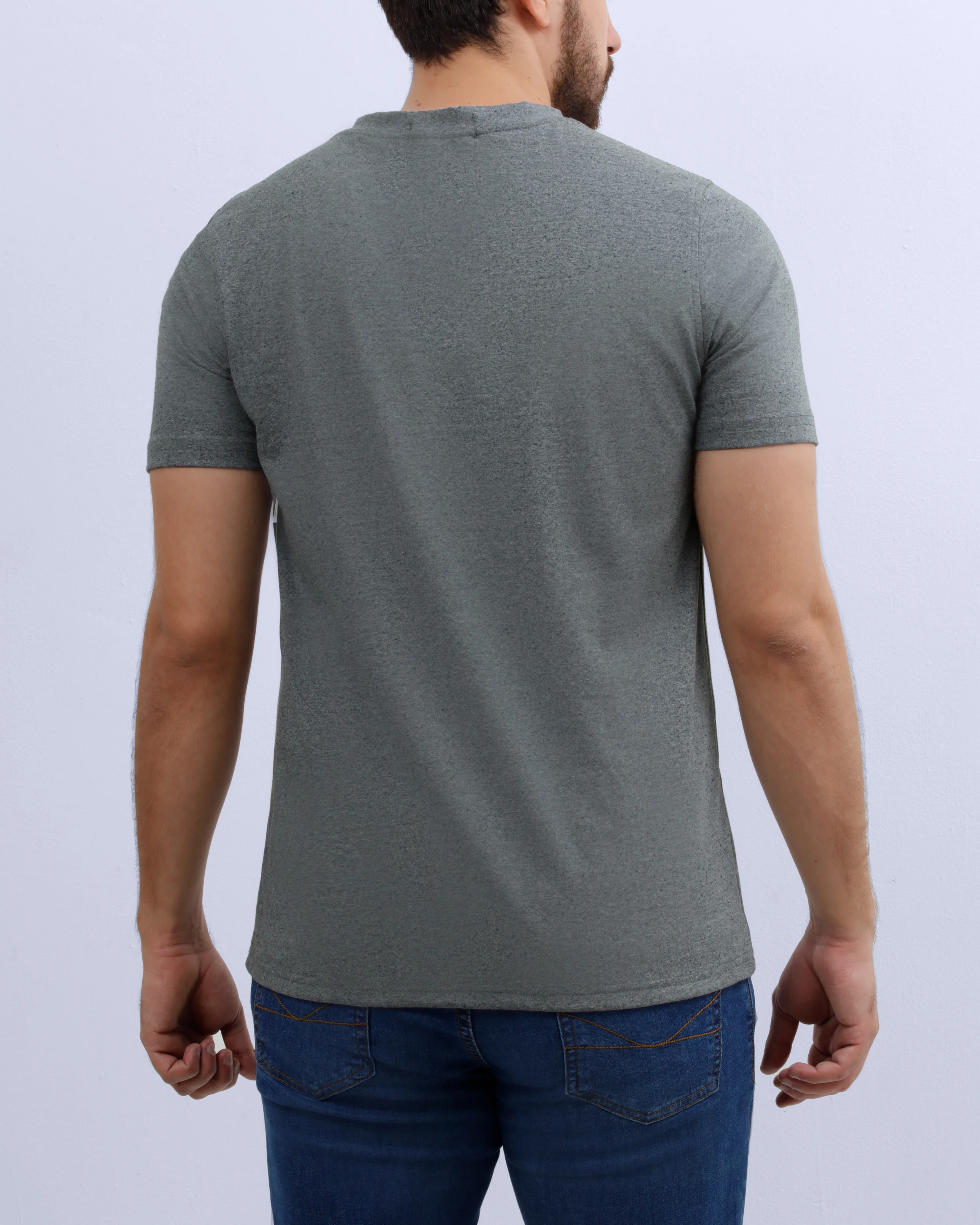 Camiseta cuello v textura slim fit manga corta gris