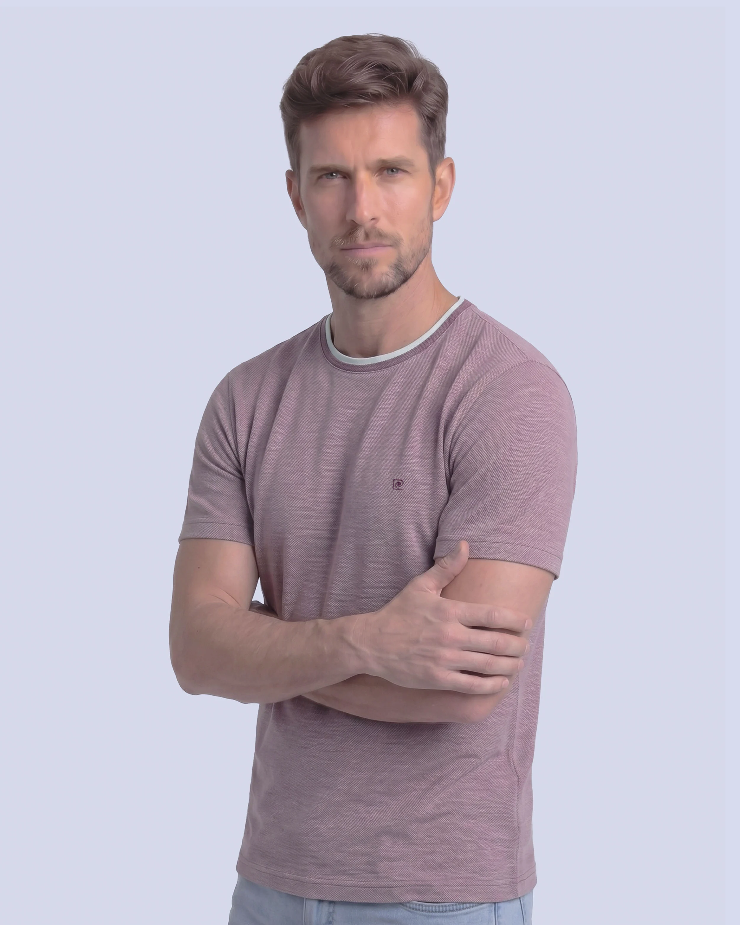 Camiseta cuello redondo diseño slim fit manga corta vino