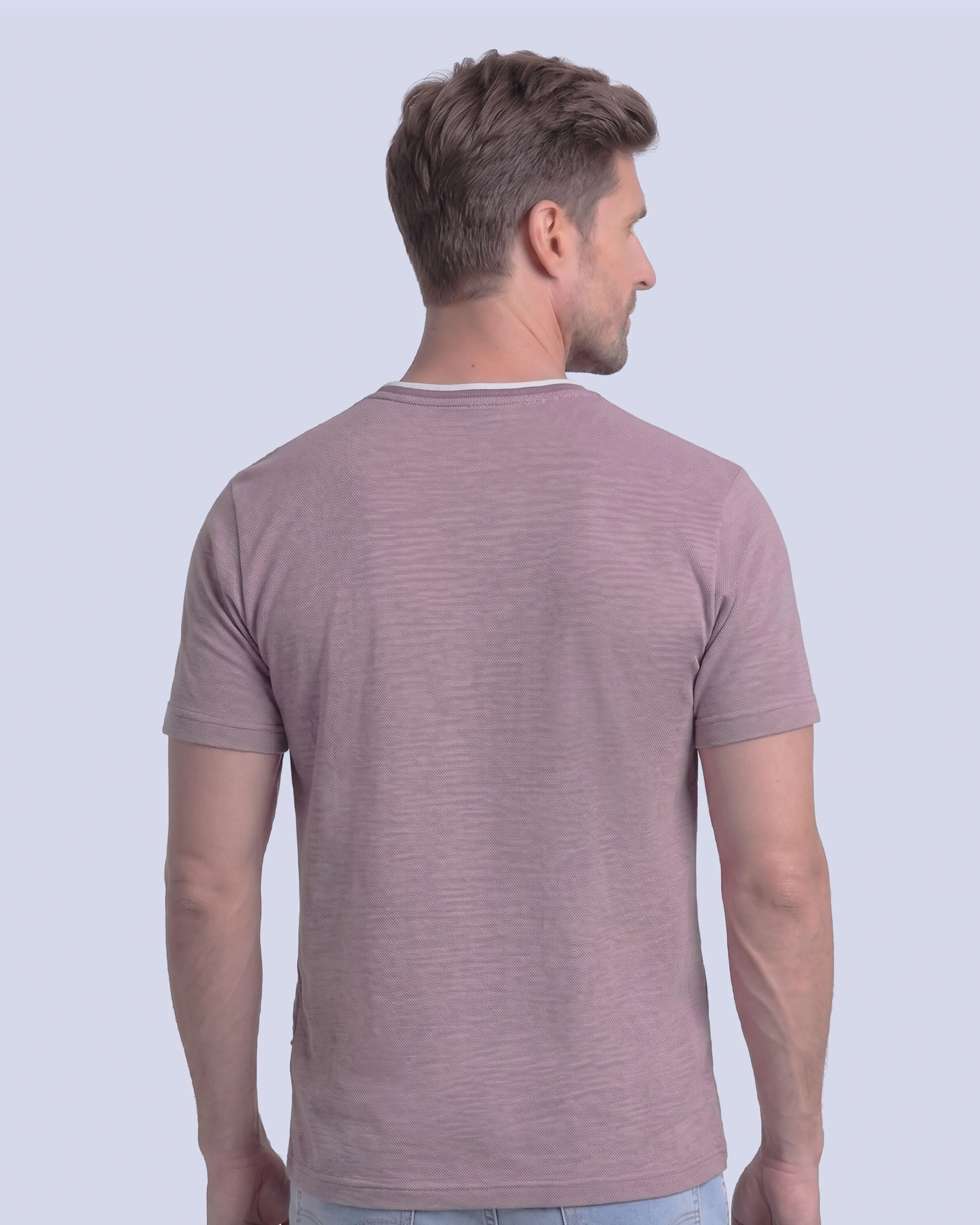 Camiseta cuello redondo diseño slim fit manga corta vino
