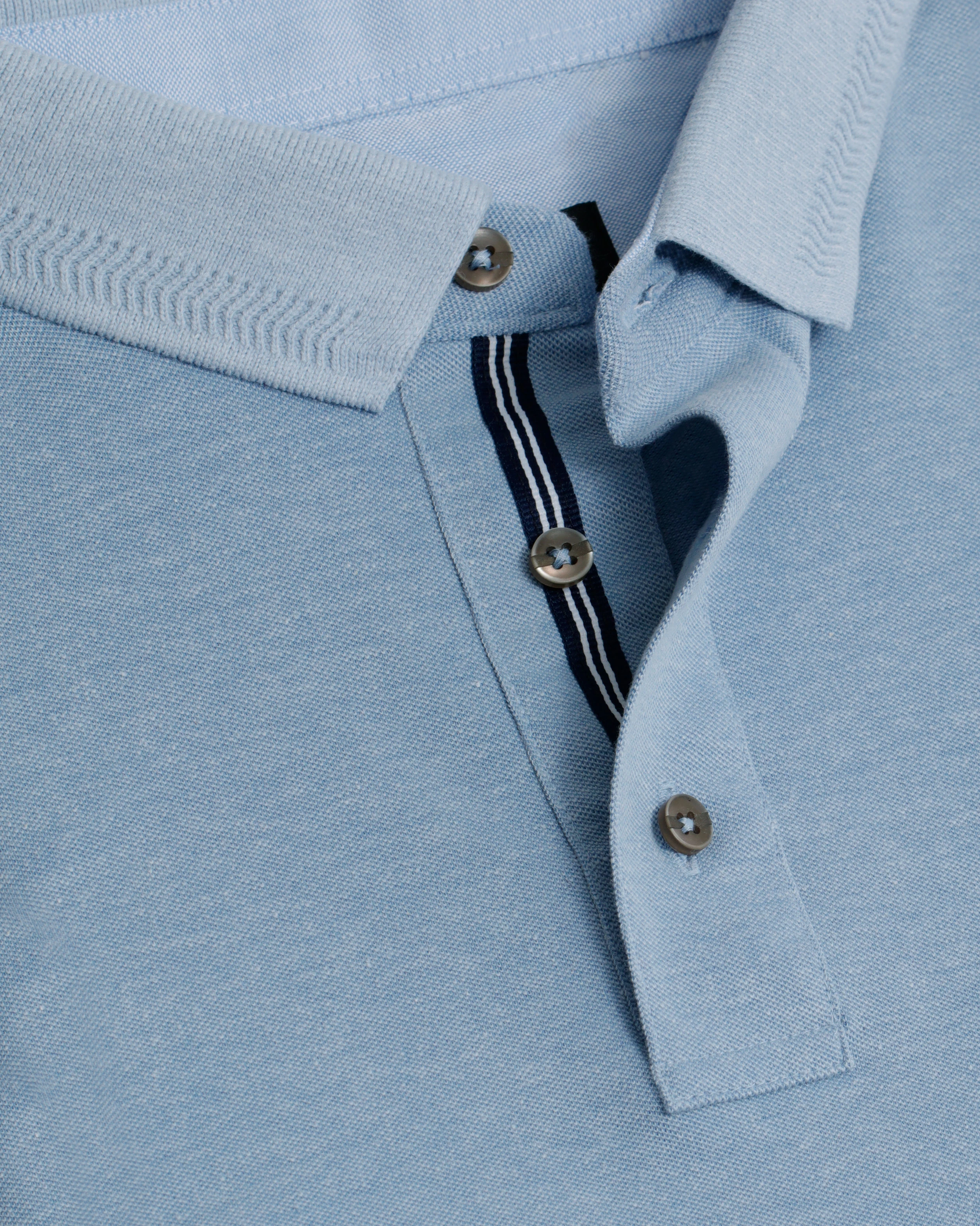 Camisa sport diseño slim fit manga corta celeste