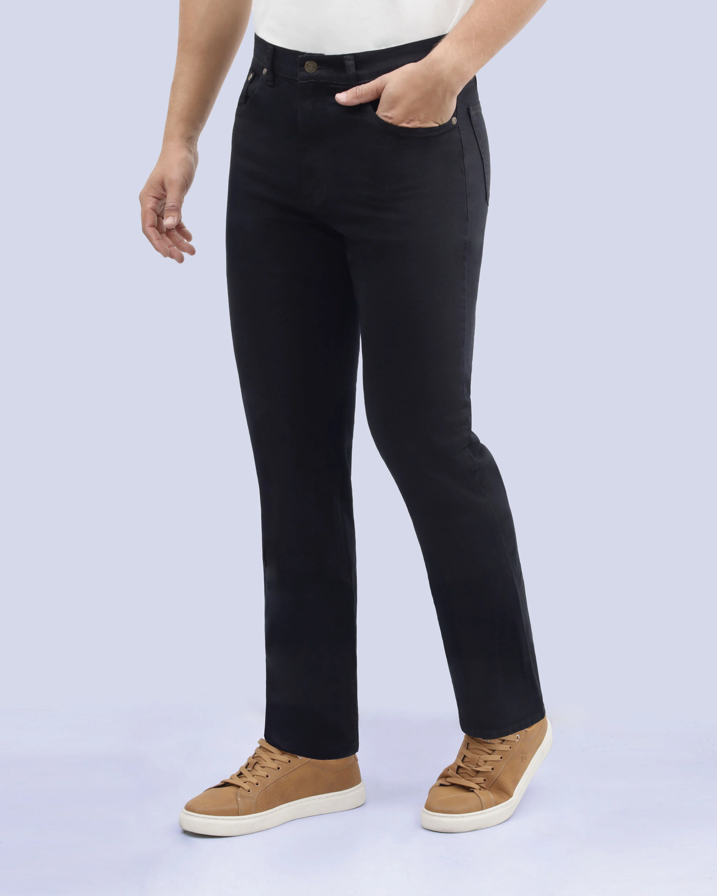 Jeans 702 regular fit negro básico