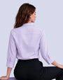 Total comfort blusa de vestir rayada lila