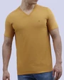 Camiseta cuello v lisa manga corta mostaza