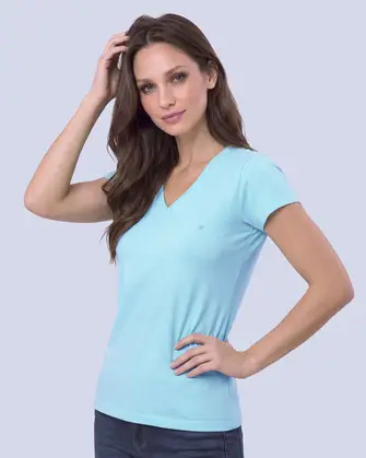 Camiseta lisa cuello v manga corta celeste
